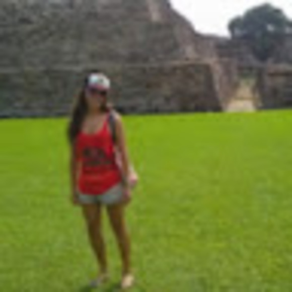 Meet your Posher, Sandra - Picture 1 of 1